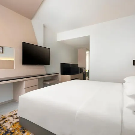 Hyatt Place Bangkok Sukhumvit 1-3